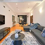 Luna - Luxurious 2 Bedroom City Apartment On Bree Street!