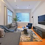Luna - Luxurious 2 Bedroom City Apartment On Bree Street!