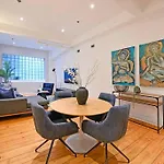 Luna - Luxurious 2 Bedroom City Apartment On Bree Street!