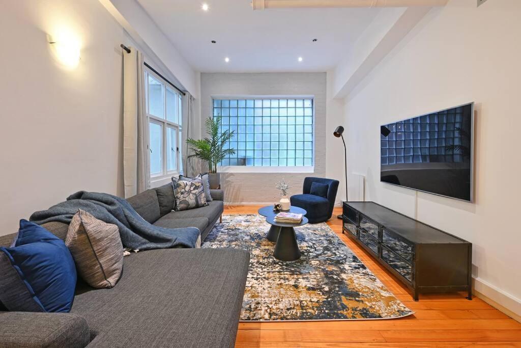 Apartment Luna - Luxurious 2 Bedroom City On Bree Street!