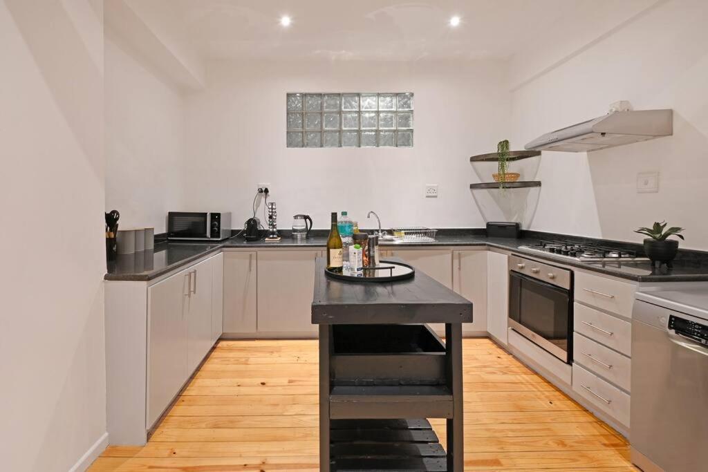 Apartment Luna - Luxurious 2 Bedroom City On Bree Street! *