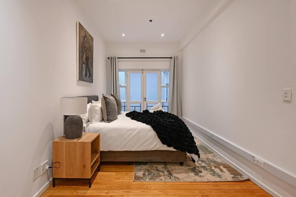 Luna - Luxurious 2 Bedroom City On Bree Street! *