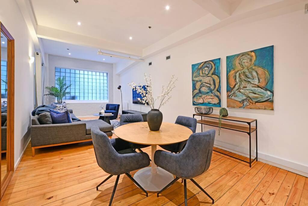 Luna - Luxurious 2 Bedroom City On Bree Street! * Cape Town