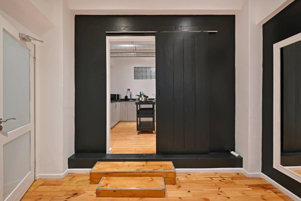 Luna - Luxurious 2 Bedroom City On Bree Street!