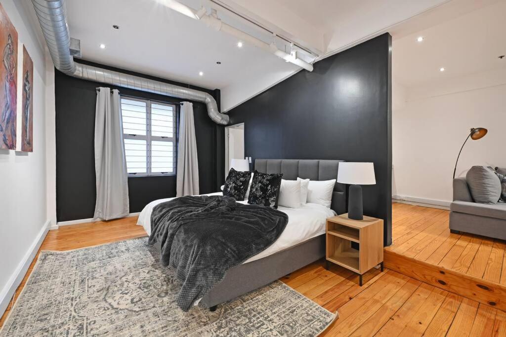 Luna - Luxurious 2 Bedroom City On Bree Street! *
