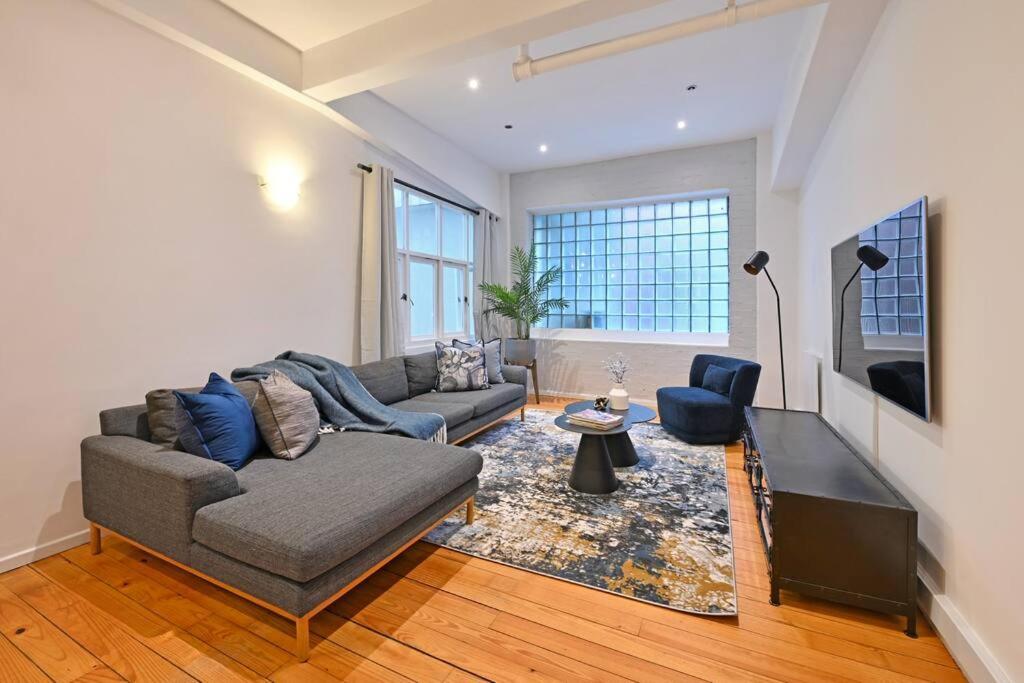 Apartment Luna - Luxurious 2 Bedroom City On Bree Street!
