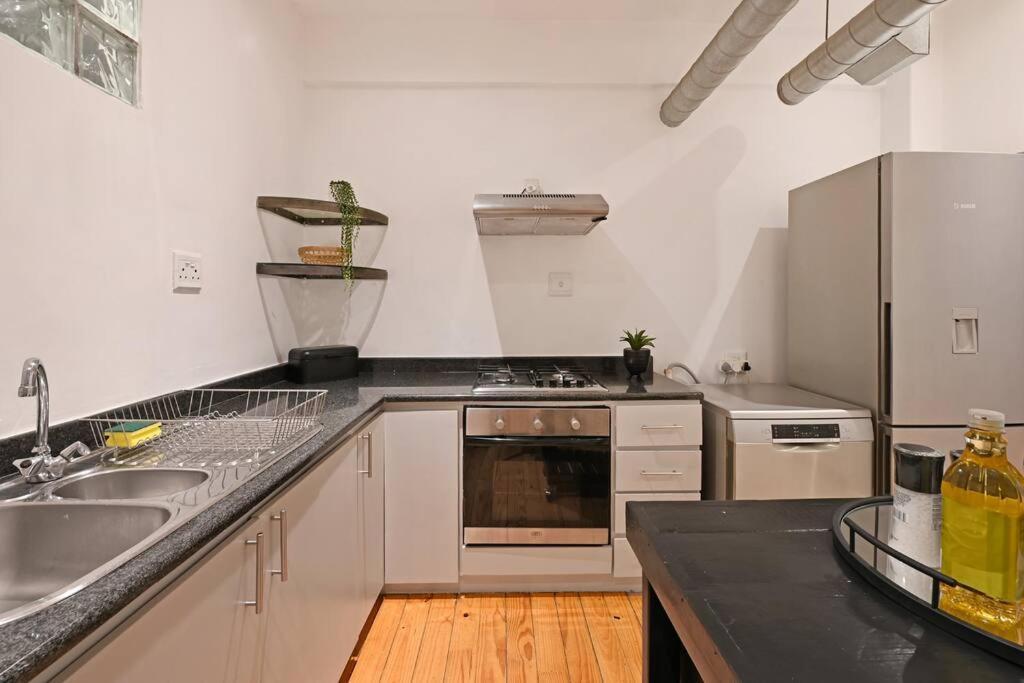 Luna - Luxurious 2 Bedroom City On Bree Street! *