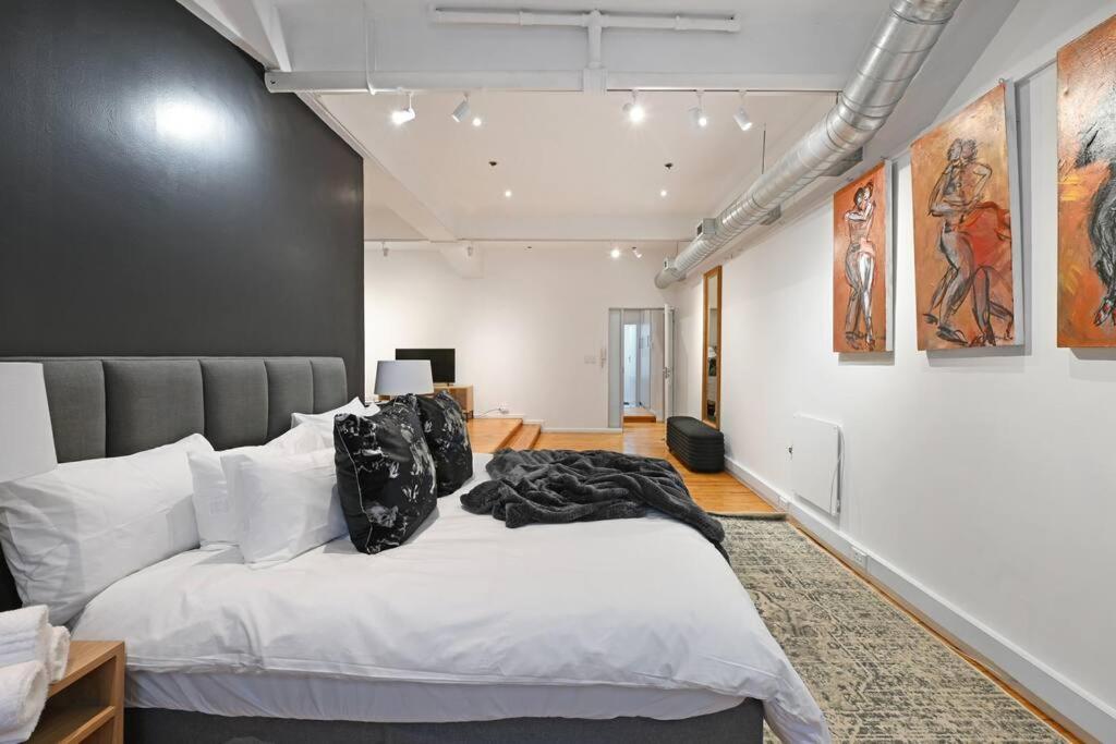 Luna - Luxurious 2 Bedroom City On Bree Street! * Cape Town